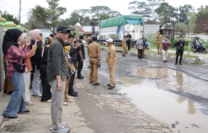 Jangan Hanya Cari Kambing Hitam, Benahi Sistem Perbaikan Jalan