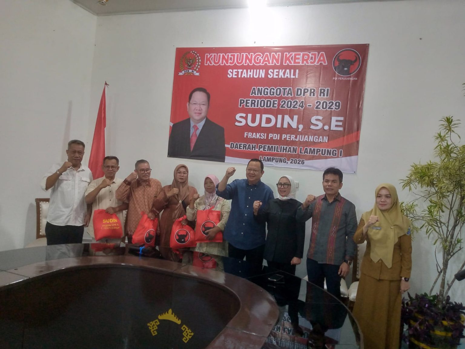 Ketua DPRD Kota Metro Terima Kunker Anggota Komisi III DPR RI