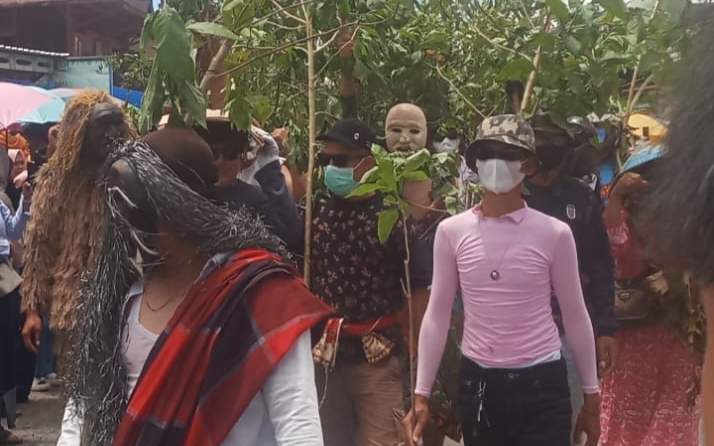 Halal Bihalal Empat Syawal, Pekon Balak Gelar Pesta Sakura Cakak Buah